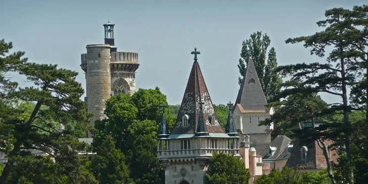 Zámek i rozkvetlé zahrady Laxenburg a návštěva Slavnosti růží v Badenu