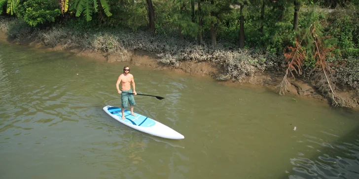 Projeďte se po Berounce: 120 minut na paddleboardu