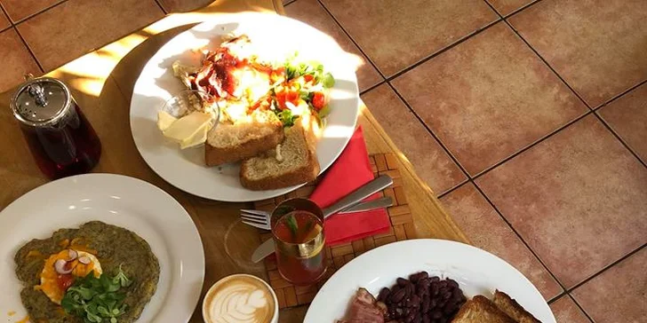 Posnídejte s grácií: Víkendový brunch vč. nápojů dle výběru pro 2