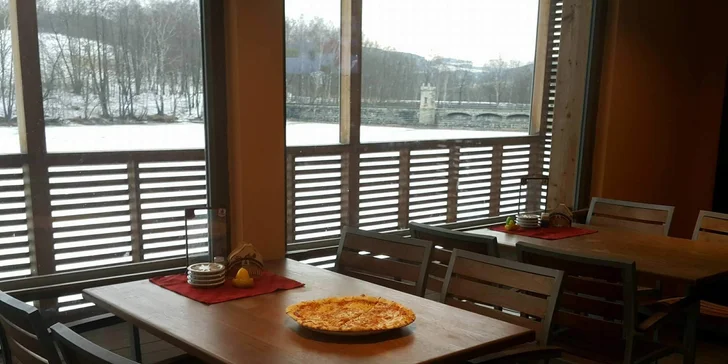 Itálie na přehradě Fojtka: 2 čerstvé pizzy o průměru 32 cm podle výběru