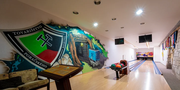 Chcete vyburcovať rodinnú súťaživosť? Dve profesionálne bowlingové dráhy sú vám k dispozícii. 