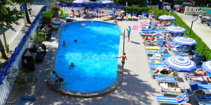 Letní dovolená v Cattolice v 3* hotelu s polopenzí, bazénem, 250 m od pláže