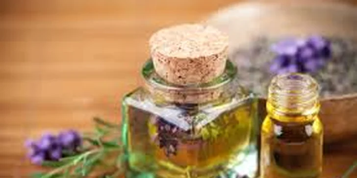 Babiččin jarní košík: 4 x 30 min. spa lázeňských masáží s aromaterapií