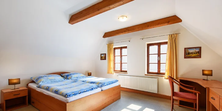 2-5 nocí při úpatí Železných hor: Pobyt včetně snídaní a vybrané lahve vína