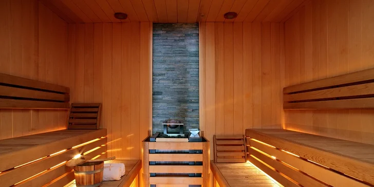 Je tu finská cedrová sauna, biosauna, infrakabina, solná lázeň s inhalátorem a Amorova komora.