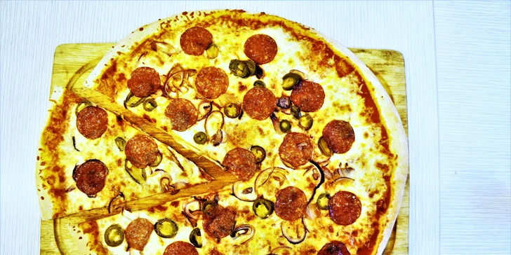 Rychlé dobroty do ruky: 2-3 pizzy, burgery nebo tortilly dle vašeho výběru