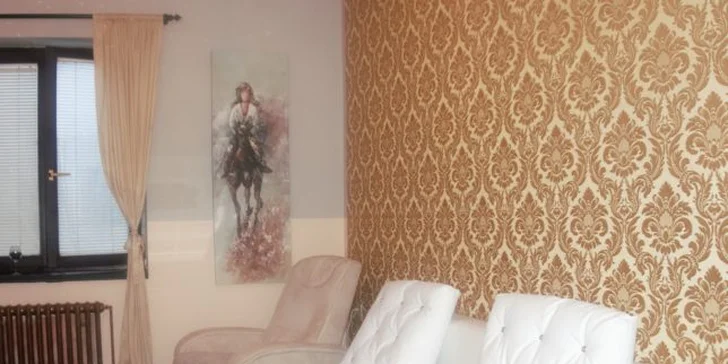 1 nebo 2 noci v apartmánu s vlastní vířivkou: sekt, občerstvení a snídaně
