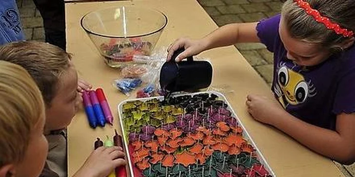 Výrobní dílna ve svíčkárně s návštěvou mini farmy