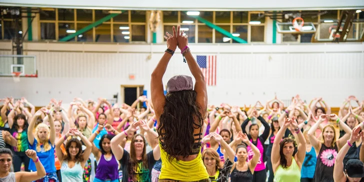 Skupinové cvičení: 1 nebo 5 vstupů, jóga, Latin-fit, pilates i zumba