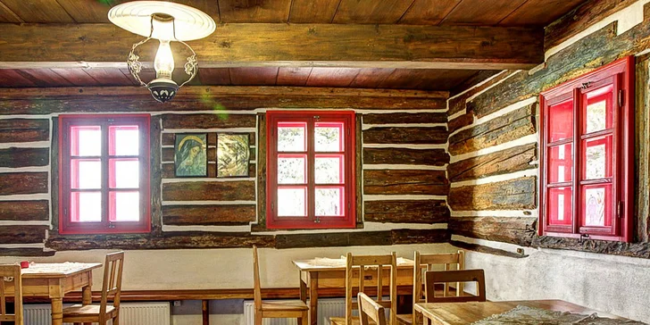 Roubenka je stylově zařízena.