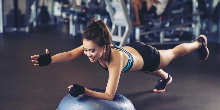 Skupinové cvičení: 1 nebo 5 vstupů, jóga, Latin-fit, pilates i zumba