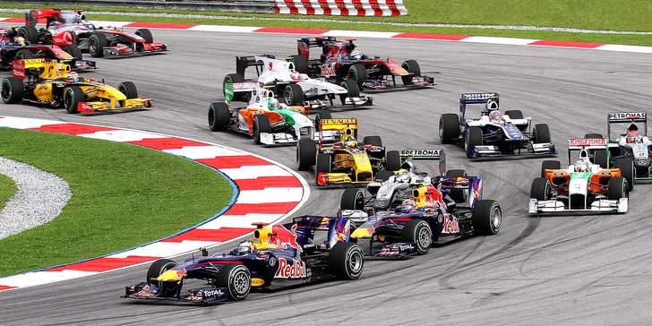 Doprava, ubytování, polopenze a možnost připlatit si vstup na Formuli 1