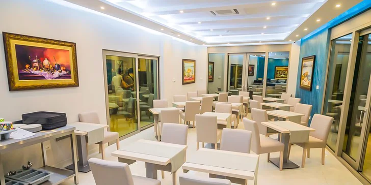 Letní idylka v Černé Hoře: 5 nebo 7 nocí ve 4* hotelu přímo u pláže se snídaní