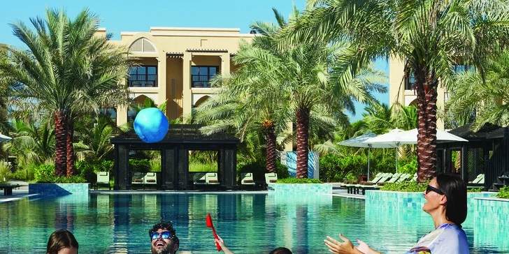 Emiráty: Ras al Khaimah s polopenzí, letenka a 4 noci v 5* hotelu u pláže