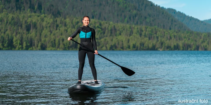 Projeďte se po Berounce: 120 minut na paddleboardu