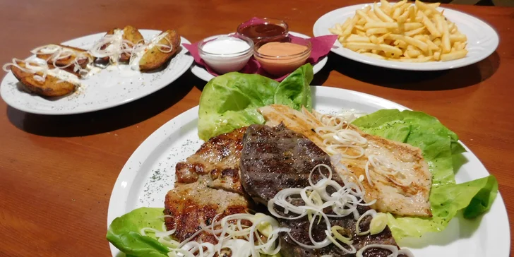 Tři druhy šťavnatých steaků rovnou z grilu pro dva v Restauraci Beran