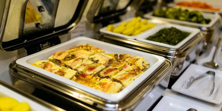 Pobyt ve 4* hotelu v centru Varů: snídaně či polopenze i wellness procedury