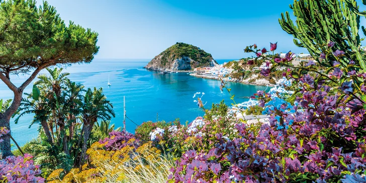 Ischia s výlety: 7 nocí s polopenzí, doprava vč. trajektu, 5 minut od pláže