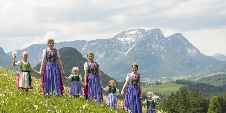 Rakouský největší květinový festival: narcisové korzo a Hallstatt na 1 noc