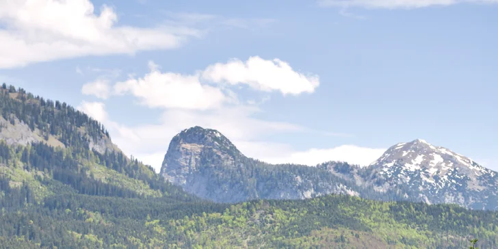 Rakouský největší květinový festival: narcisové korzo a Hallstatt na 1 noc