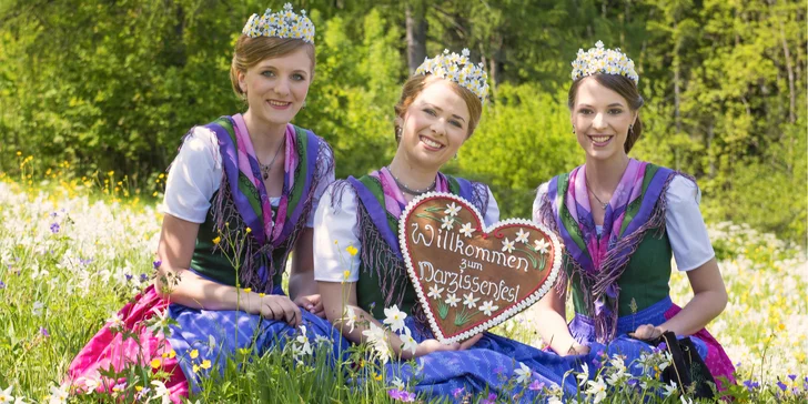 Rakouský největší květinový festival: narcisové korzo a Hallstatt na 1 noc