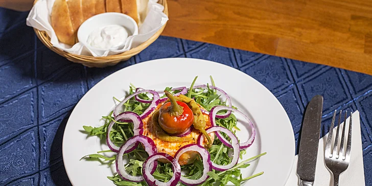 Rytíři místní kuchyně si nachystali plno variant každého chodu. Dáte si nakládaný hermelín?
