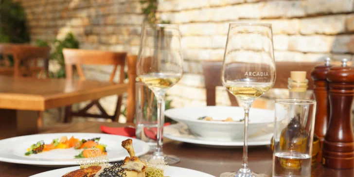 4chodové jarní menu v italské restauraci: carpaccio i čokoládový koláč