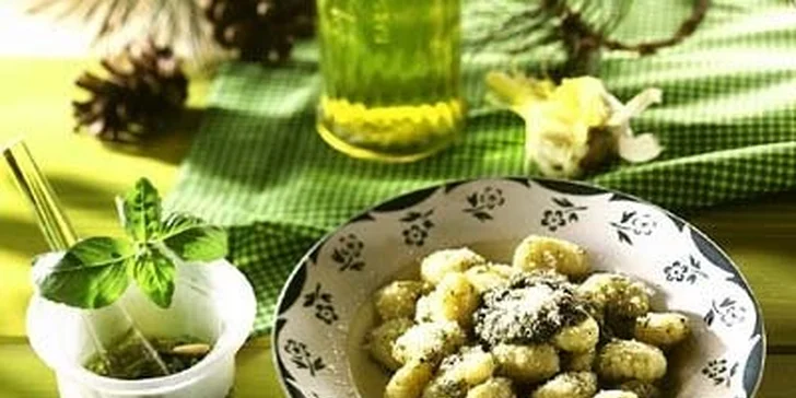 299 Kč za italské menu PRO DVA v restauraci Gusto. Polévky, libovolná pizza či pasta, dezerty i víno se slevou 62 %.
