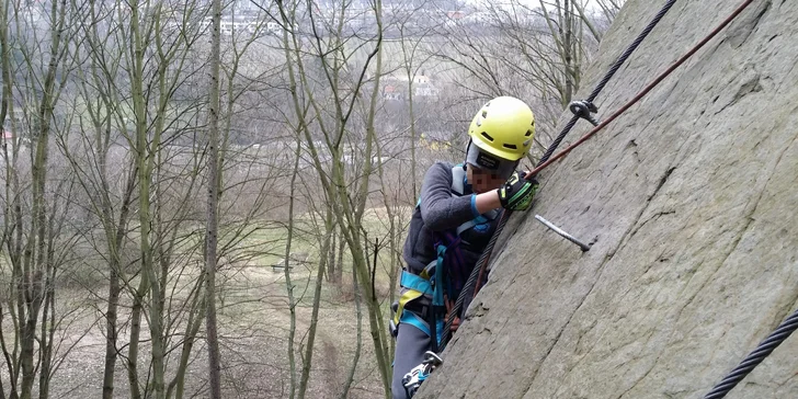 Kurz lezení via ferrata na Slánské hoře pro jednoho, pár nebo partu