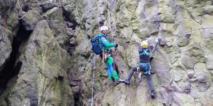Kurz lezení via ferrata na Slánské hoře pro jednoho, pár nebo partu