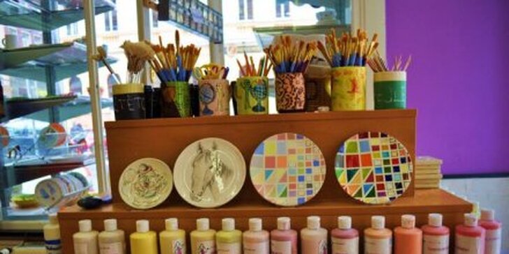 149 Kč za kreativní kurzy pro rodiče s dětmi v Kavárně Maluj. Točení na kruhu, malování na keramiku, skleněná dílna a další tvořivé činnosti se slevou 50 %!