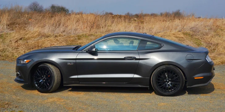 Řidičem nebo spolujezdcem ve Ford Mustang GT 5.0 rv. 2017 - až na 24 hodin