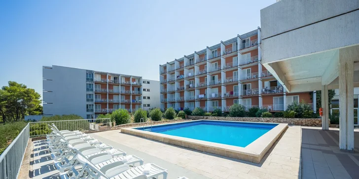Zářijová dovolená v Chorvatsku s all inclusive nebo polopenzí, 50 m od pláže