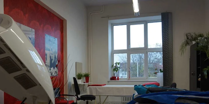 Dámská jízda podle vašich představ: otevřený voucher na zkrášlující péči