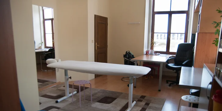 Hodina relaxu: masáž dle výběru s prvky thajské, havajské a relaxační masáže