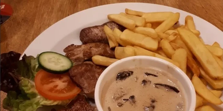 Porce snů: Steak, přílohy i omáčky volbou z několika druhů pro 2 osoby