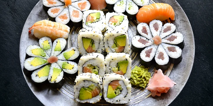 Skvostné na pohled i chuť: Květinové sushi sety o obsahu 24, 32 nebo 43 ks