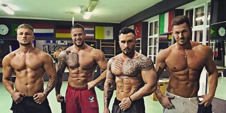 Rozlučka se svobodou nebo dámská jízda: vstup do Ladies klubu a koktejly