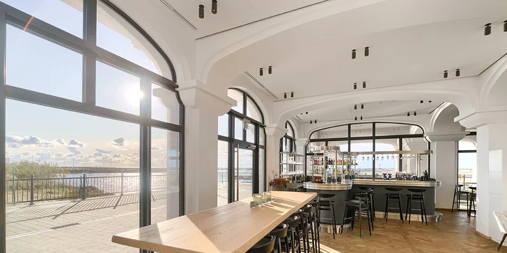 V ceně pobytu máte bufetové snídaně, které se podávají v restauraci Lido (280 m od apartmánů). 