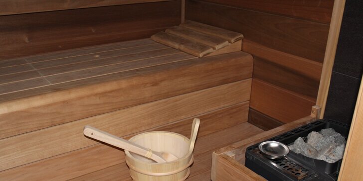 Jeden až pět vstupů do saunového světa včetně občerstvení