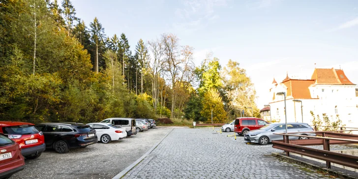 U hotelu pohodlně zaparkujete.