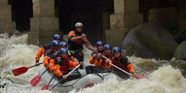 Jen 3 dny v roce: rafting na Vltavě při vypouštění přehrady Lipno