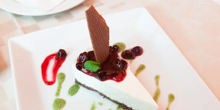 Letní menu pro dva: losos, šafránové rizoto i cheesecake + láhev vína