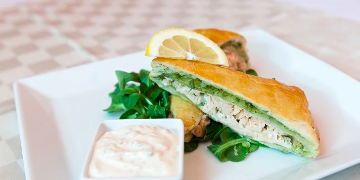 Letní menu pro dva: losos, šafránové rizoto i cheesecake + láhev vína
