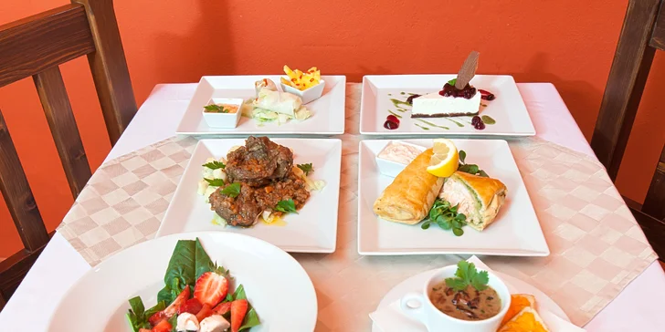 Letní menu pro dva: losos, šafránové rizoto i cheesecake + láhev vína