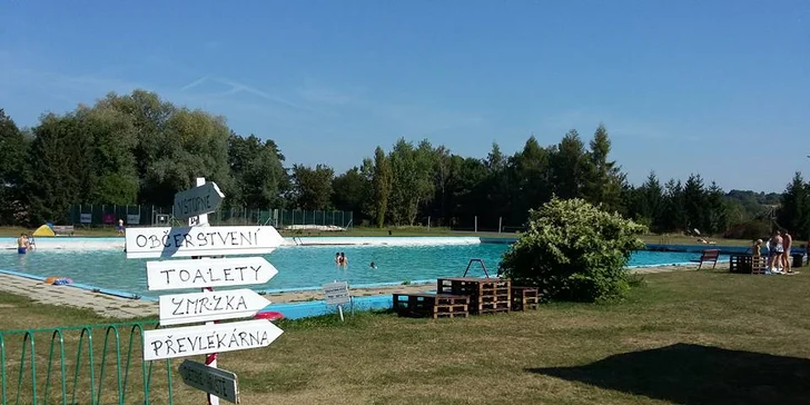 Vodní radovánky na Plovárně Středokluky: jednodenní vstupné i permanentka