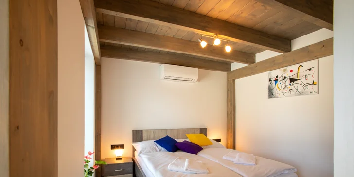 Pripravený pre vás bude klasický dvojlôžkový alebo štvorlôžkový mezonetový apartmán.