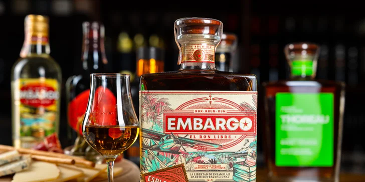 Embargo Añejo Esplendido je zmesou 3 druhov rumov rôznych pôvodov