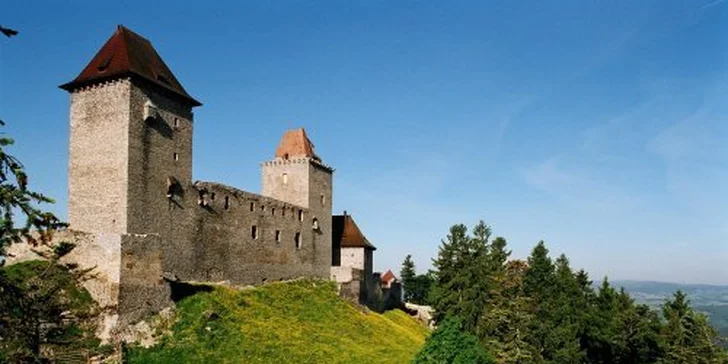 3 nebo 4 dny na Šumavě: penzion v Kašperkách, tenis a sleva do lázní