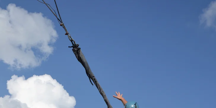 Vertical park: obří houpačka, bungee trampolína a horolezecká stěna